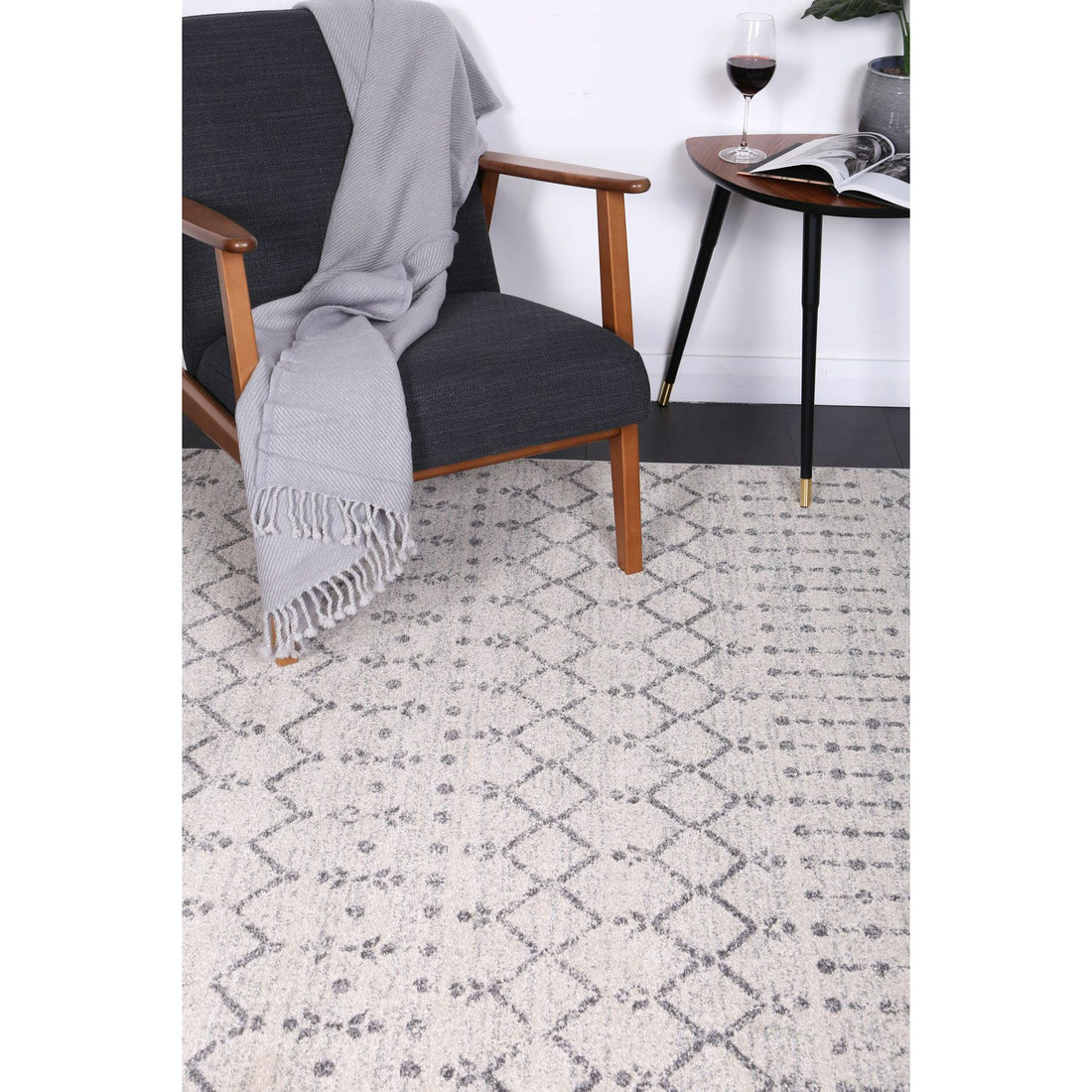 Delicate Grey Modern Rug 160x230 cm