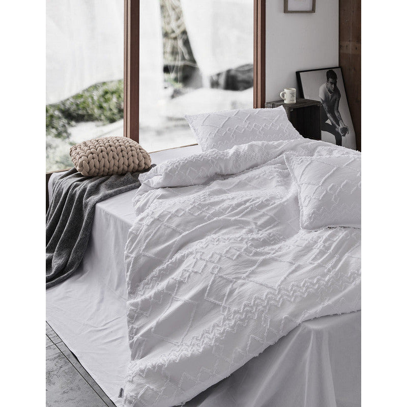 Tufted ultra soft microfiber quilt cover set-super king white